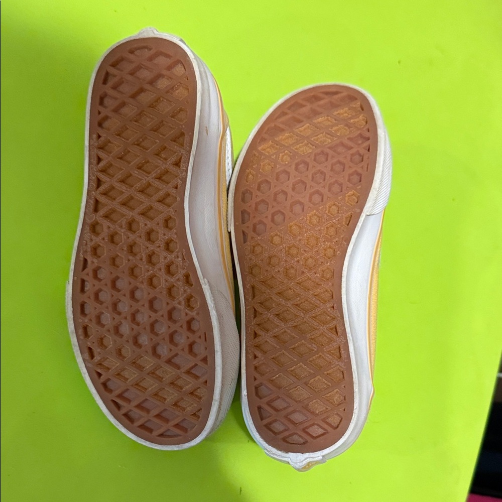 Vans - Picture 3 of 3